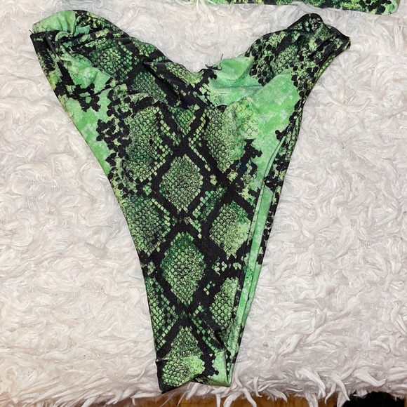 Prettylittlething Bikini Top and Bottom - Picture 2 of 5